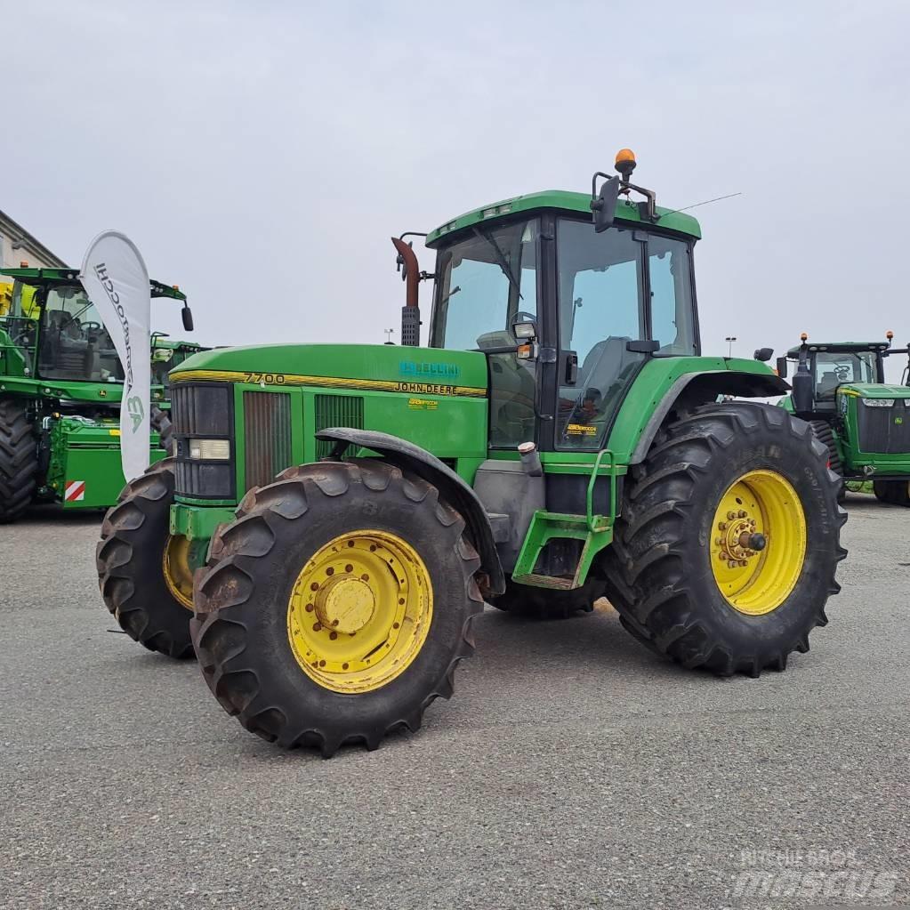 John Deere 7700 Traktorok