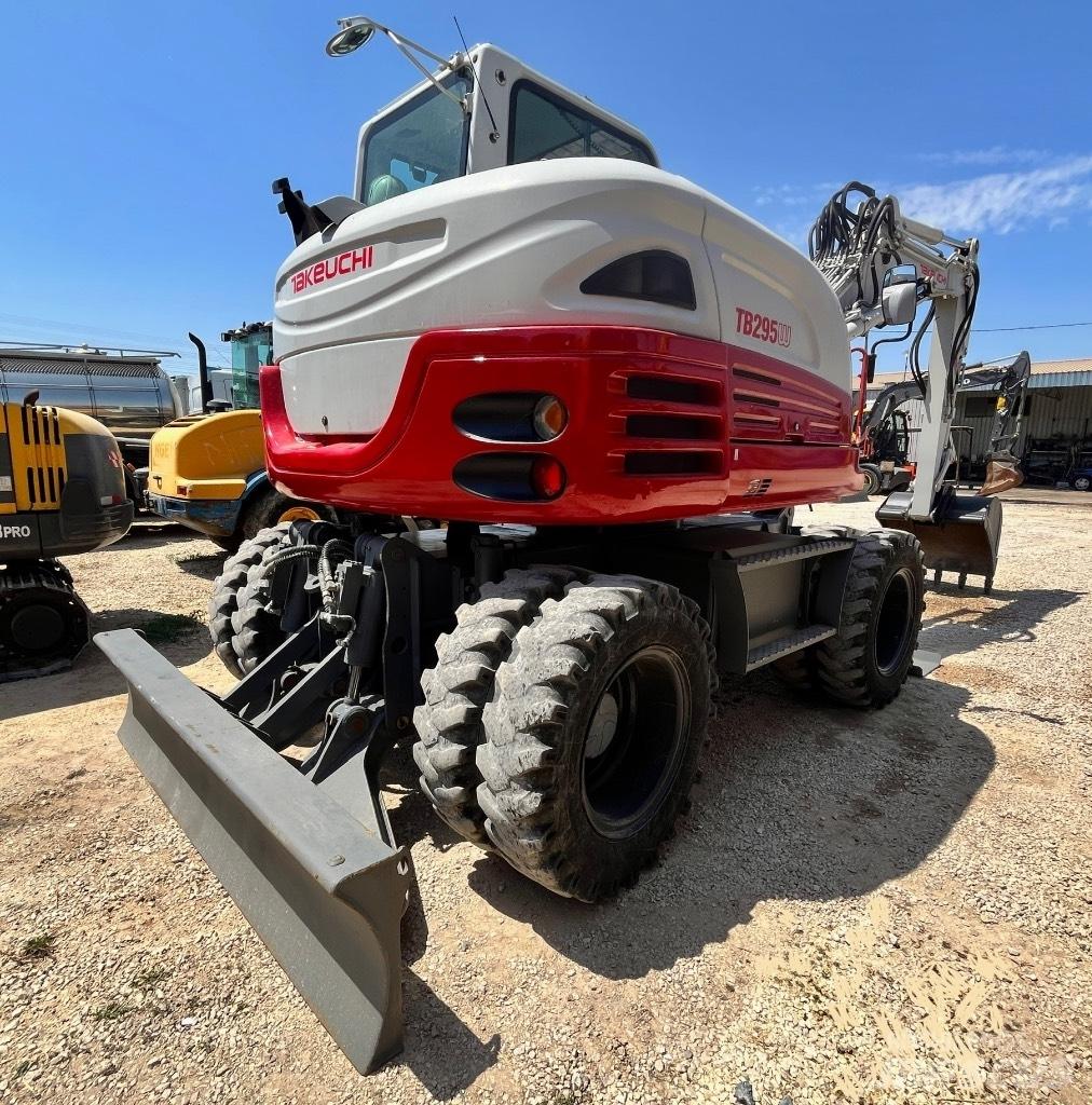 Takeuchi TB 295 W Gumikerekes kotrók
