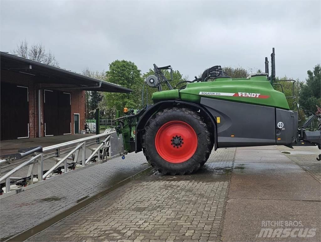 Fendt Rogator 355 Vontatott trágyaszórók