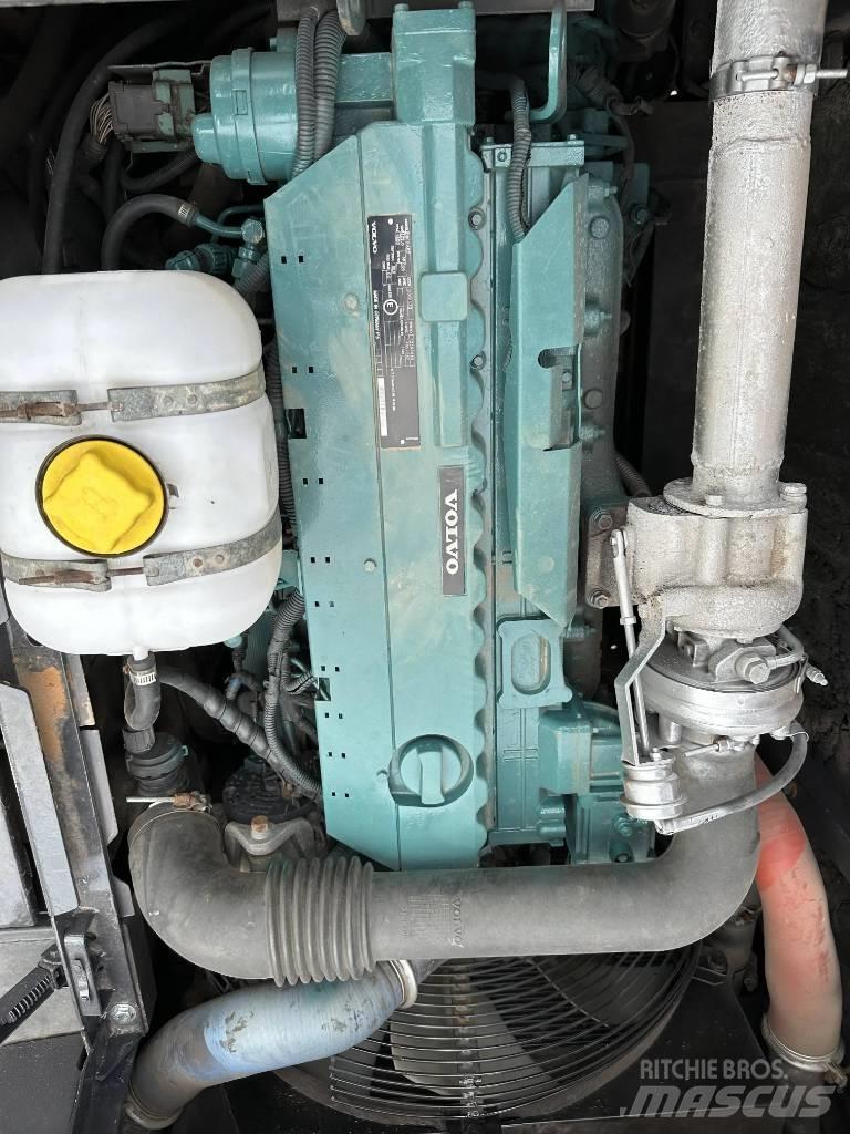 Volvo EC210D Lánctalpas kotrók