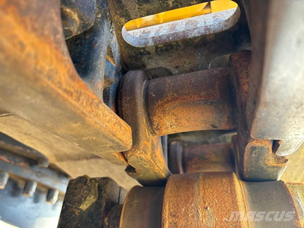 CAT 323 Lánctalpas kotrók