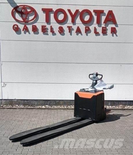 Toyota LPE 250 Alacsony emelőkocsi