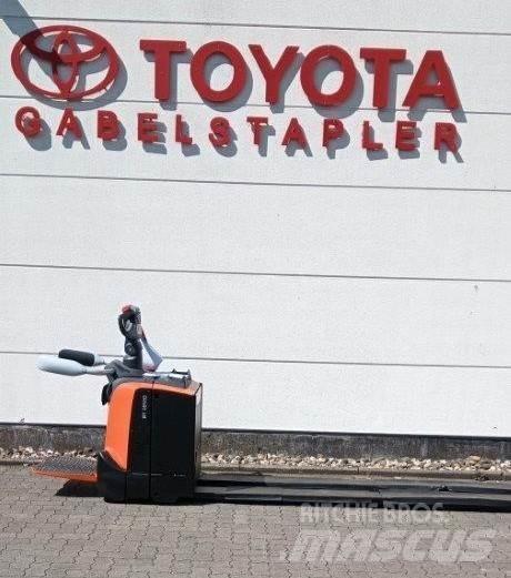 Toyota LPE 250 Alacsony emelőkocsi