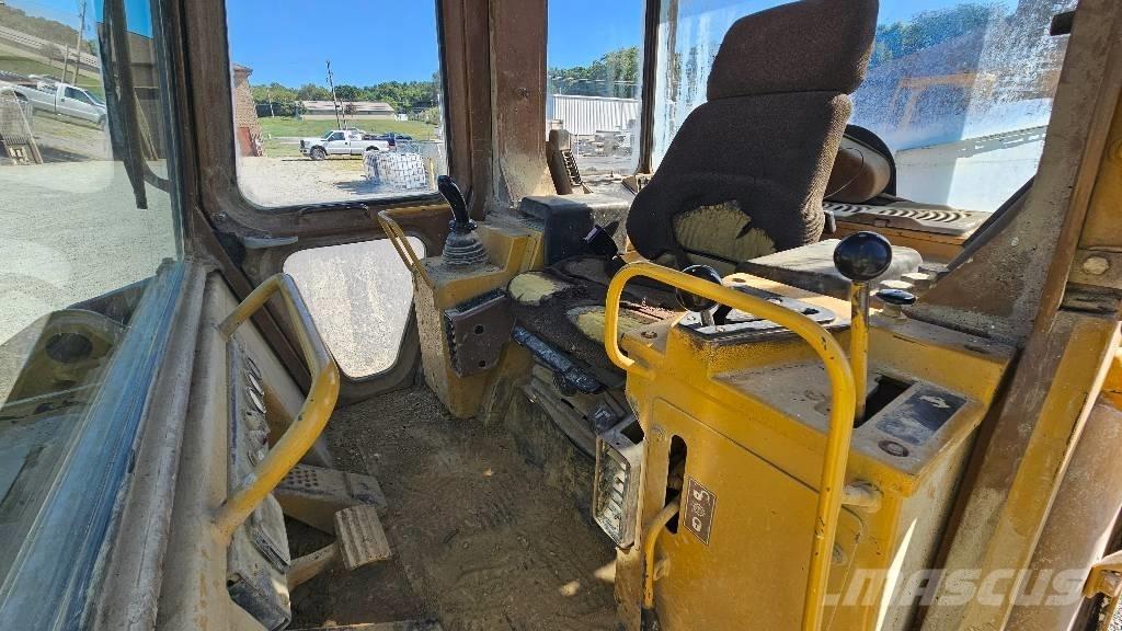 CAT 963 B Lánctalpas homlokrakodók