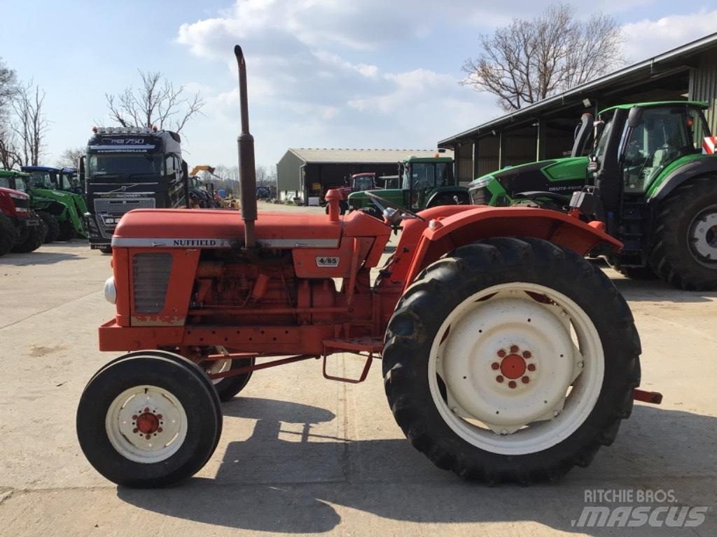 Nuffield 4/65 Traktorok