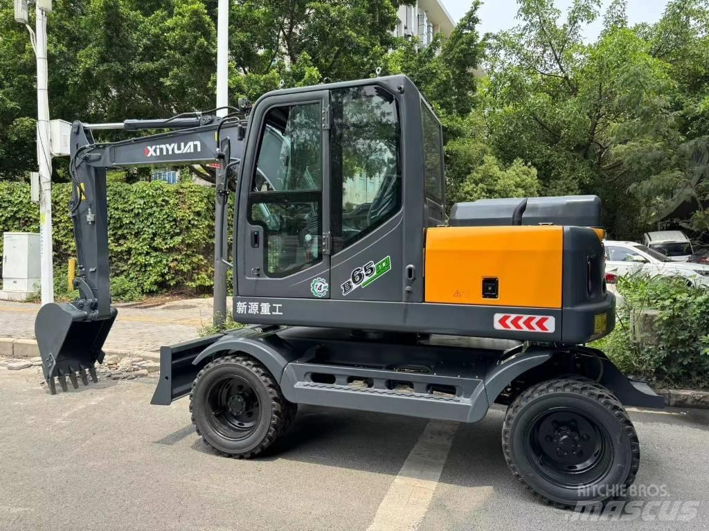 Xinyuan Xinyuan B65 Gumikerekes kotrók