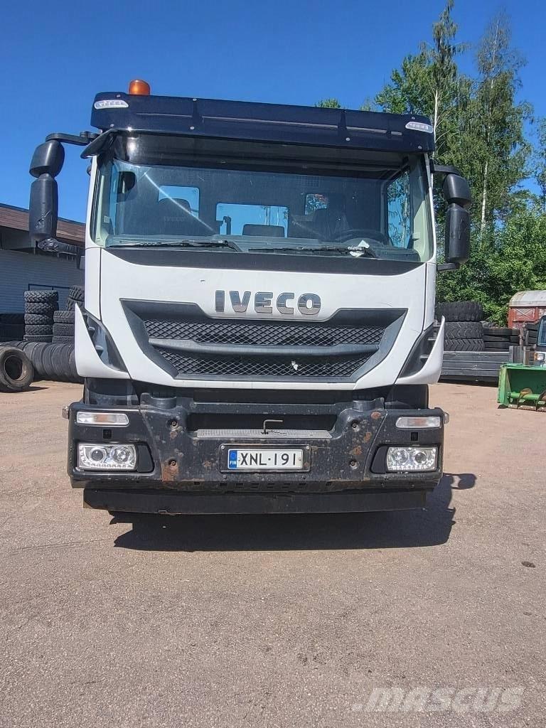 Iveco Stralis-360 Platós/Csörlős teherautók