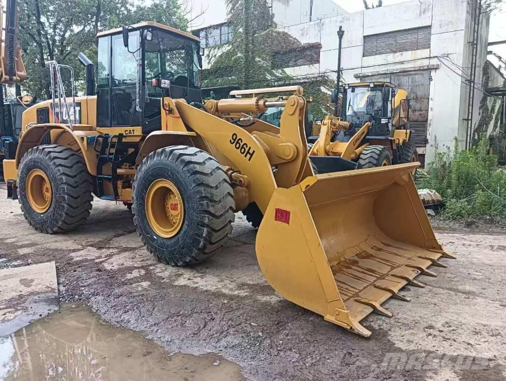 CAT 966 H Gumikerekes homlokrakodók