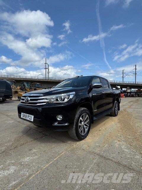 Toyota Hilux Kis teherszállító/Platós kocsi