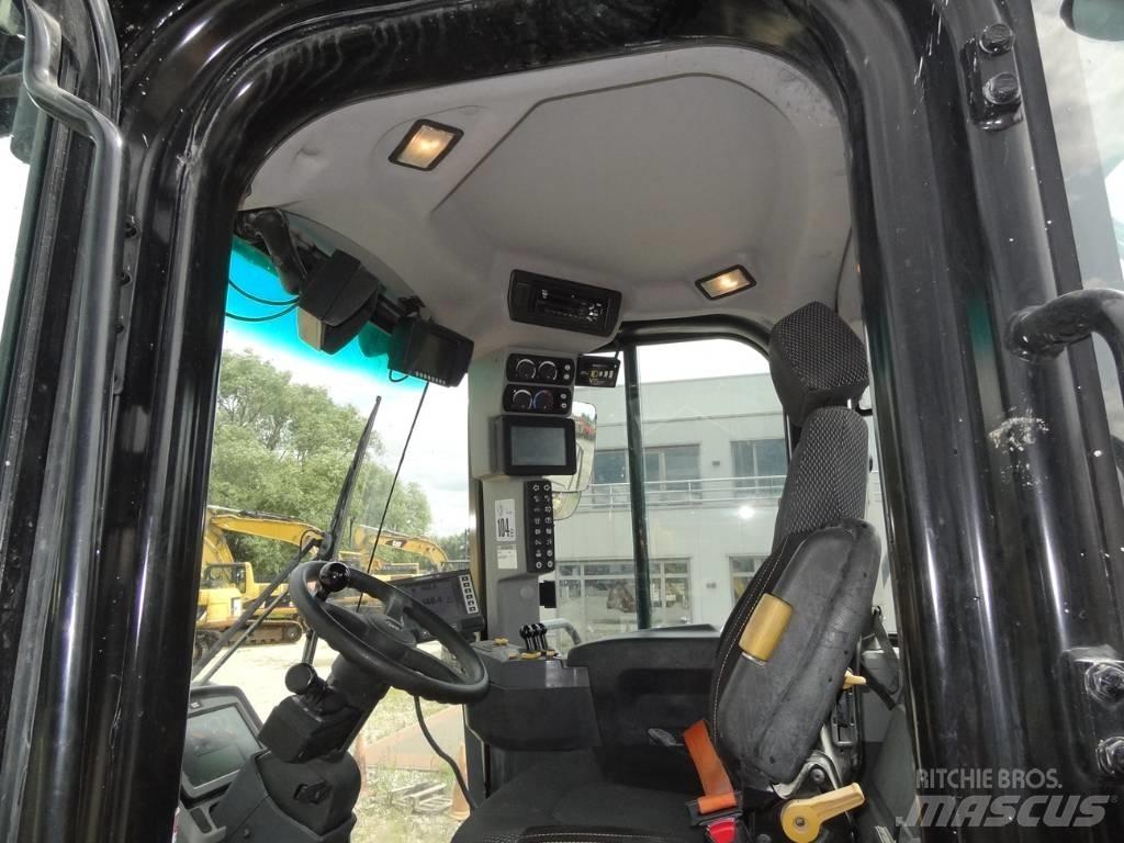 CAT 962 M Gumikerekes homlokrakodók
