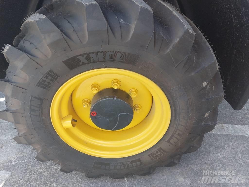 Komatsu WA80M-8 Mini homlokrakodók