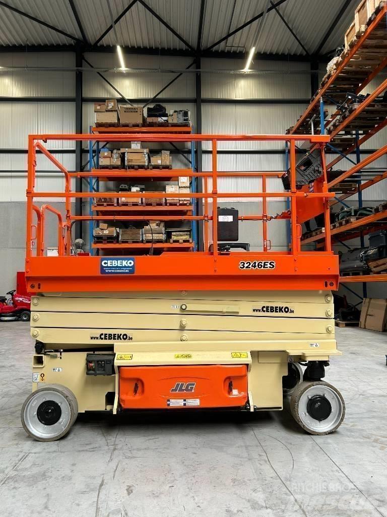 JLG 3246ES Ollós emelők