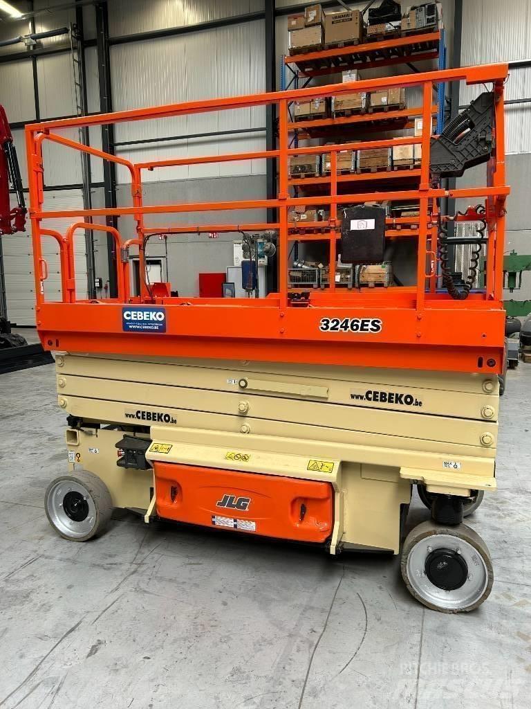 JLG 3246ES Ollós emelők