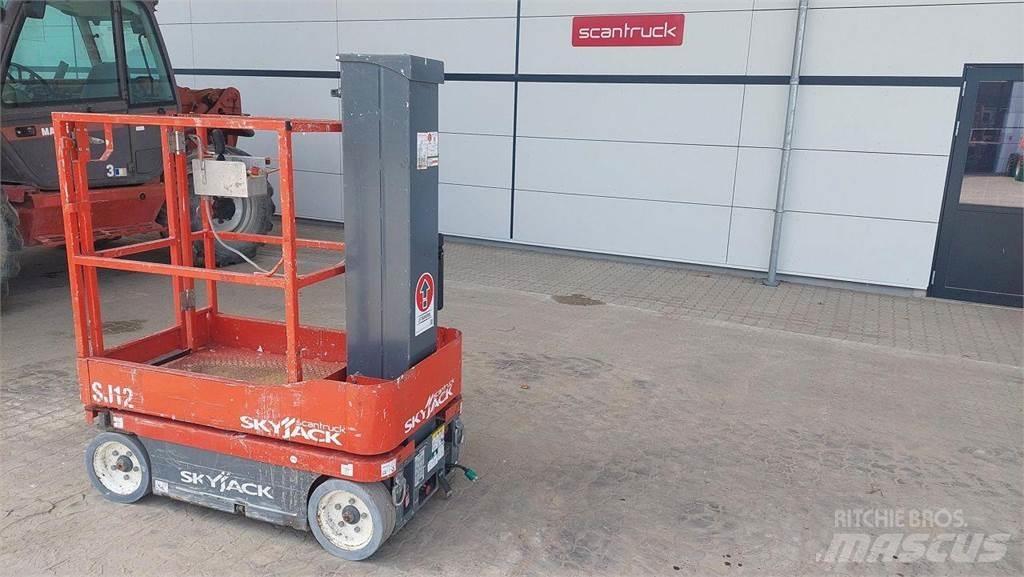 SkyJack SJ12 Személyemelők