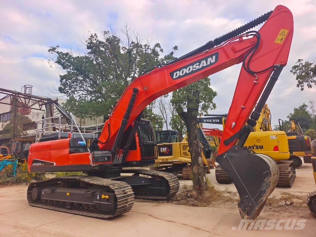 Doosan DX 225 LC-9C Lánctalpas kotrók