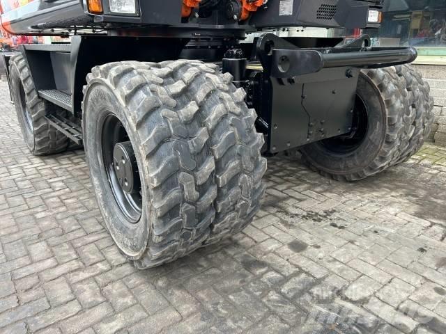Hitachi ZX 170 W-6 Gumikerekes kotrók