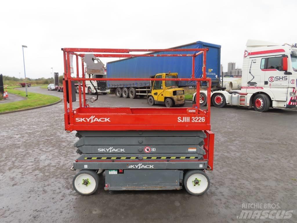 SkyJack SJ III 3226 Ollós emelők