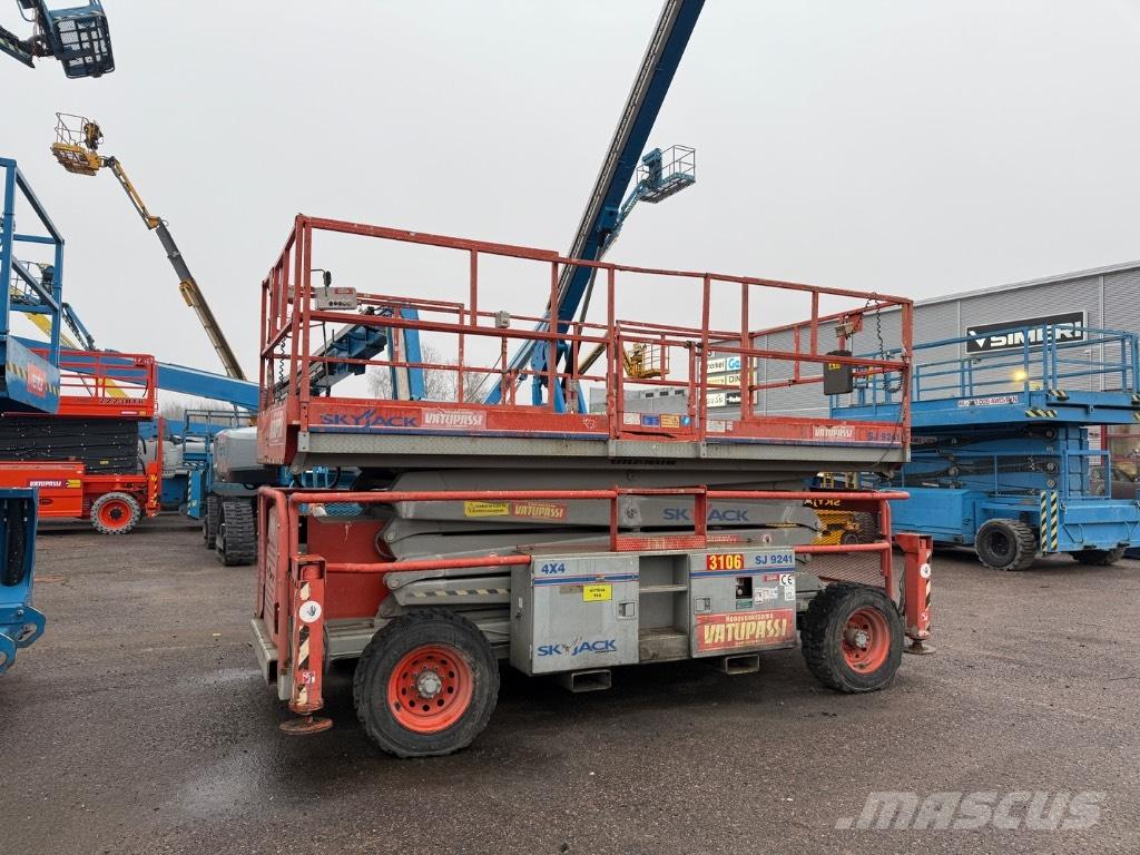 SkyJack SJ 9241 Ollós emelők