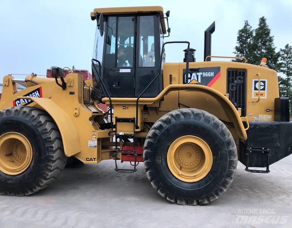 CAT 966H Gumikerekes homlokrakodók