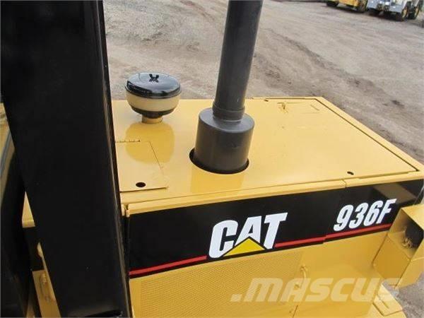 CAT 936 F Gumikerekes homlokrakodók