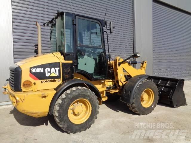 CAT 908M Gumikerekes homlokrakodók
