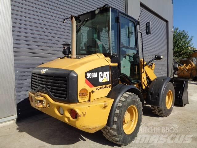 CAT 908M Gumikerekes homlokrakodók