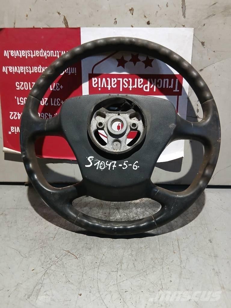 Scania P 420   1495393 Vezetőfülke és belső tartozékok