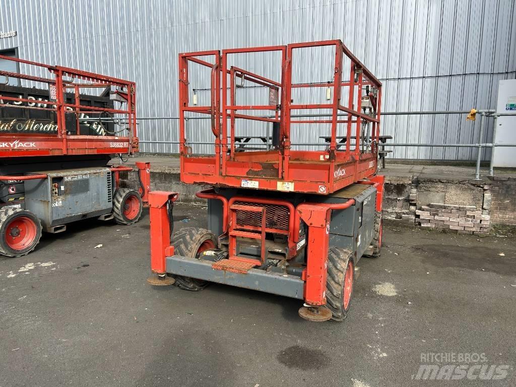 SkyJack SJ 6826 RT Ollós emelők