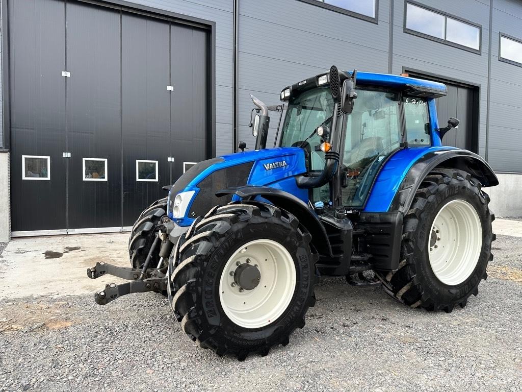 Valtra N 123 Traktorok