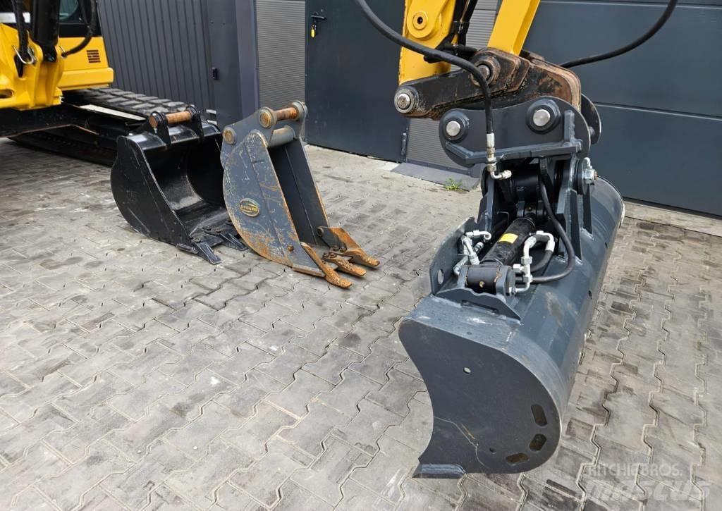 CAT 305 CR Mini kotrók < 7t