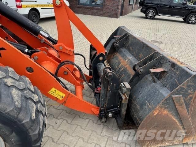 Terex TL 80 Gumikerekes homlokrakodók
