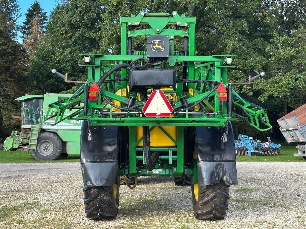 John Deere 740 Vontatott trágyaszórók