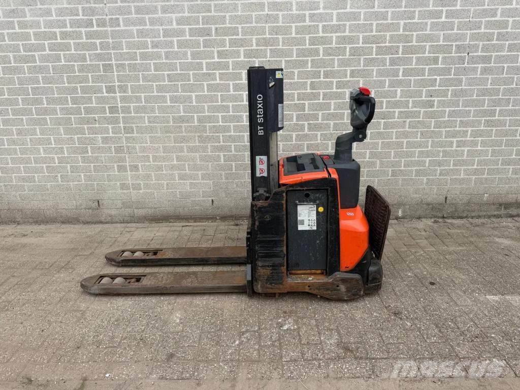 Toyota SWE200D Gyalogkíséretű targonca