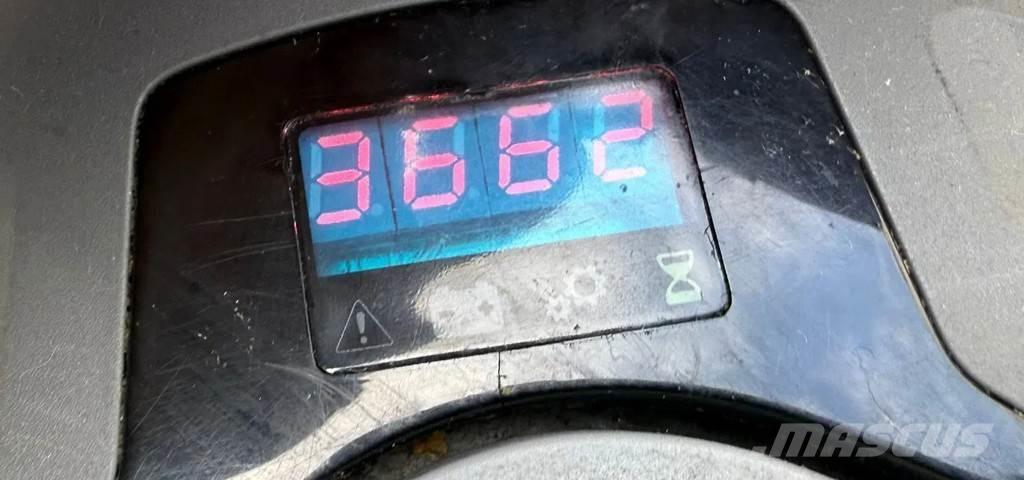 Toyota SWE200D Gyalogkíséretű targonca