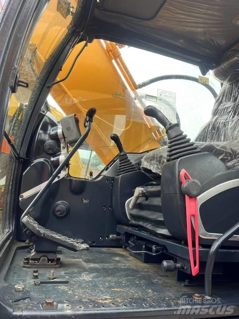 Hyundai R220LC-9S Gumikerekes kotrók