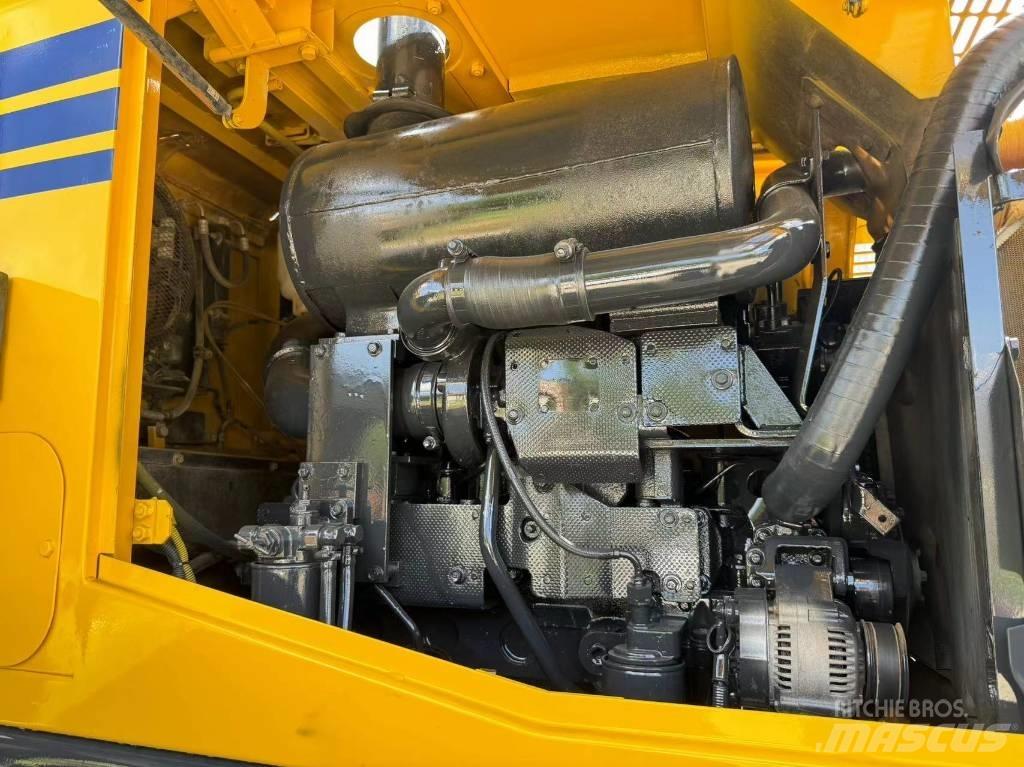 Komatsu WA 320-5 Gumikerekes homlokrakodók