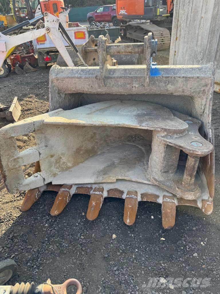 Hitachi ZX 210 LC-6 Lánctalpas kotrók