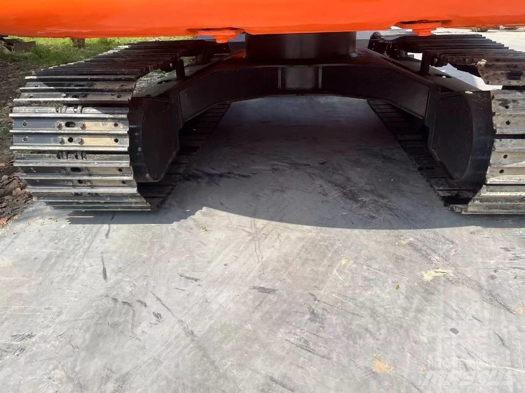 Hitachi ZX 70 Lánctalpas kotrók