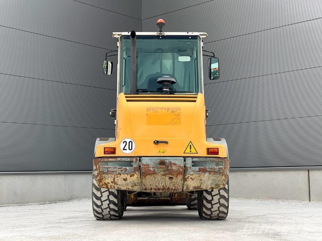 Liebherr L 506 Gumikerekes homlokrakodók