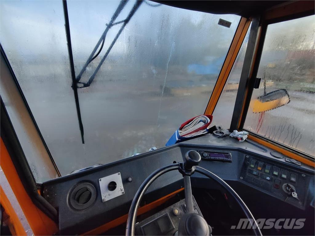 Sisu TR 180 AL 2 Terminál targoncák