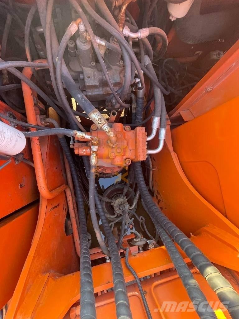 Doosan 220 LC-7 Lánctalpas kotrók