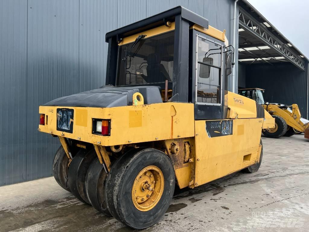 CAT PS300C Pneumatikus kerekes hengerek