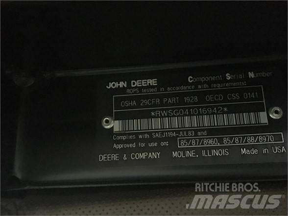 John Deere  Vezetőfülke és belső tartozékok