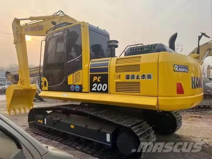 Komatsu PC 200 Lánctalpas kotrók