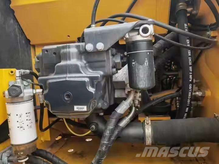 Komatsu PC 200 Lánctalpas kotrók