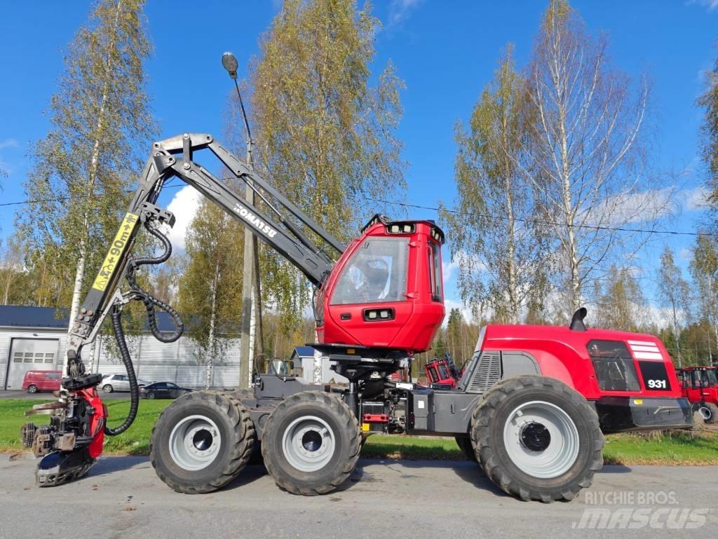 Komatsu 931 Betakarítók