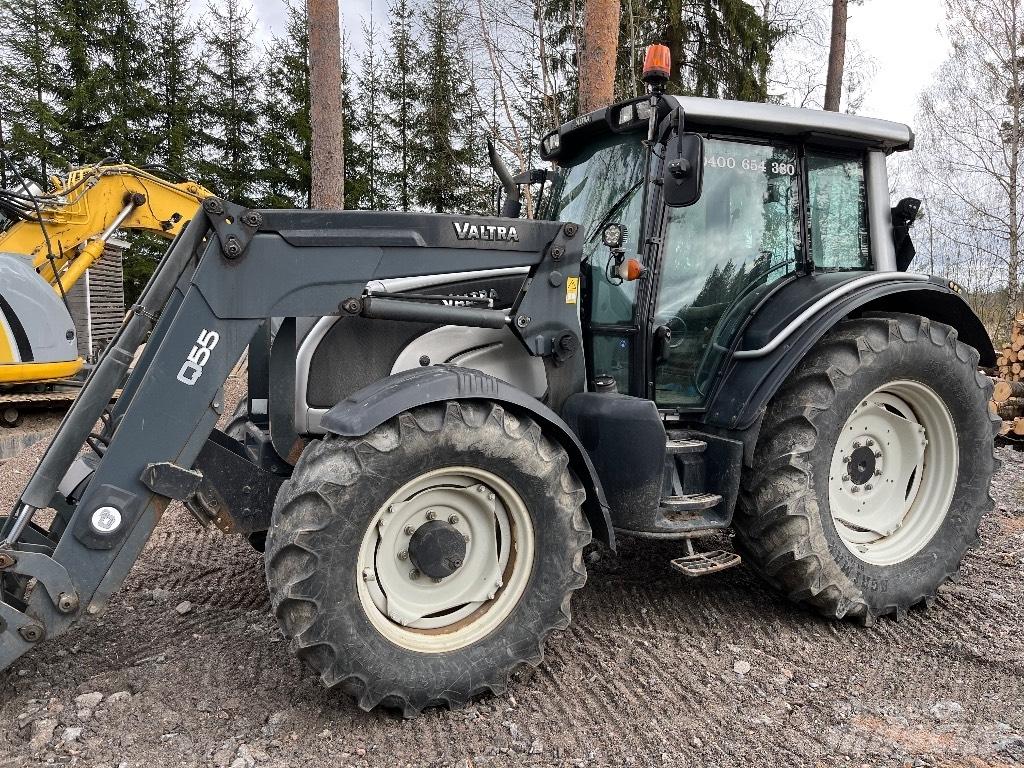 Valtra N 121 HT Traktorok