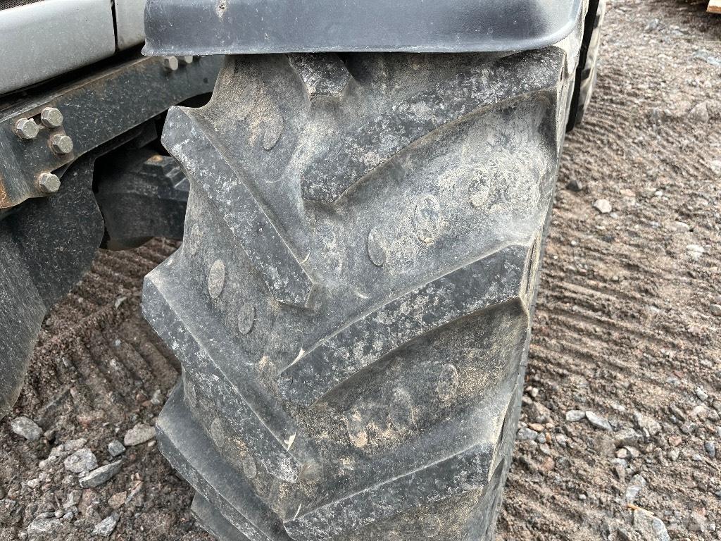 Valtra N 121 HT Traktorok