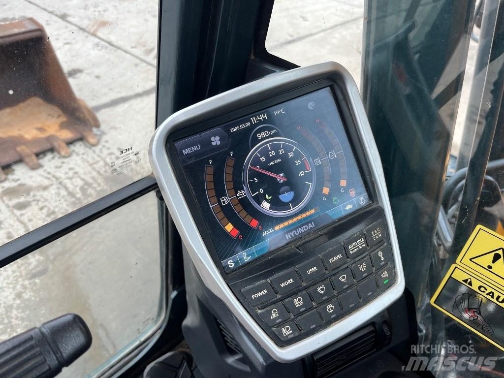 Hyundai HX140LC Lánctalpas kotrók