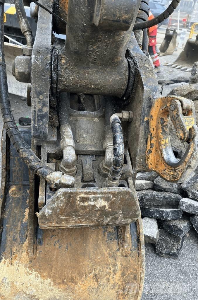 JCB Hydradig Gumikerekes kotrók